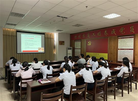 世界杯体育官方网站,世界杯(中国)
组织参加疫情常态化下建筑企业经营管理风险管控培训